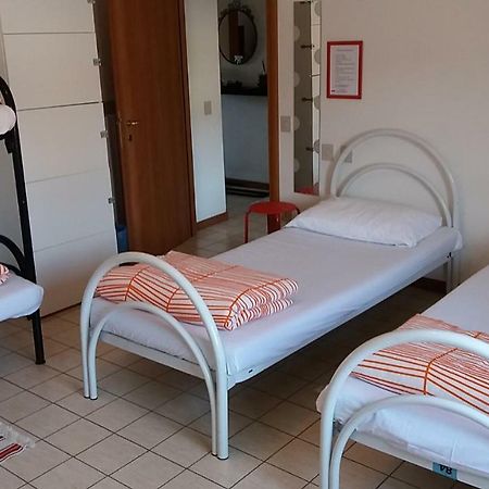 Hostel Easy 比萨 外观 照片